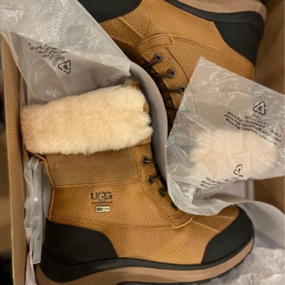 Ugg Winter boot - Picture 2 of 3